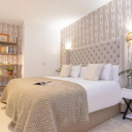 Genteel Plaza Del Teatro Apartment