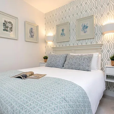 Genteel Plaza Del Teatro Apartment *